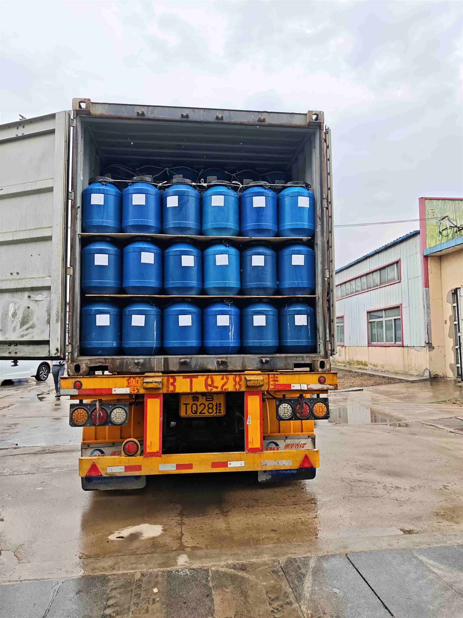 Loading container (4).jpg Loading container (4).jpg